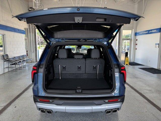 new 2025 Chevrolet Traverse car, priced at $42,195