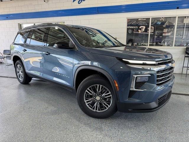new 2025 Chevrolet Traverse car, priced at $42,195