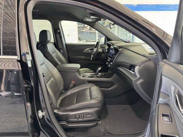 used 2023 Chevrolet Traverse car, priced at $33,000