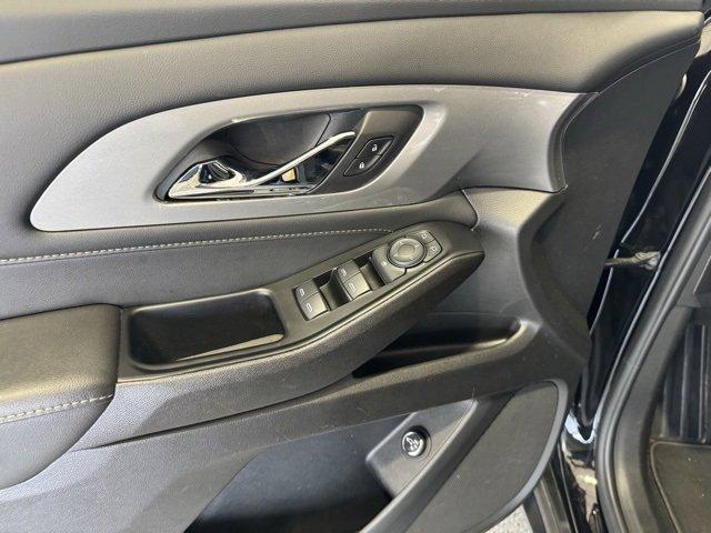 used 2023 Chevrolet Traverse car, priced at $33,000