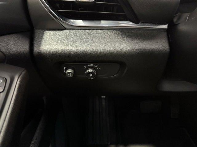 used 2023 Chevrolet Traverse car, priced at $33,000