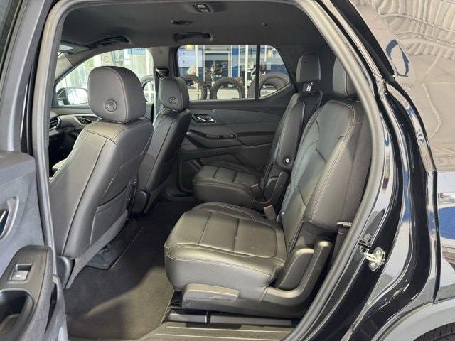 used 2023 Chevrolet Traverse car, priced at $33,000