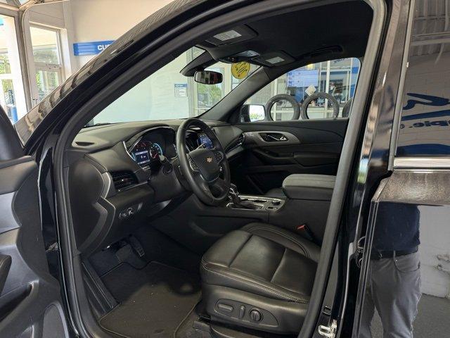 used 2023 Chevrolet Traverse car, priced at $33,000