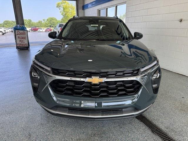 new 2025 Chevrolet Trax car, priced at $23,700