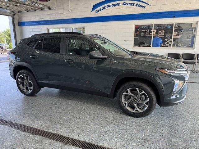 new 2025 Chevrolet Trax car, priced at $23,700