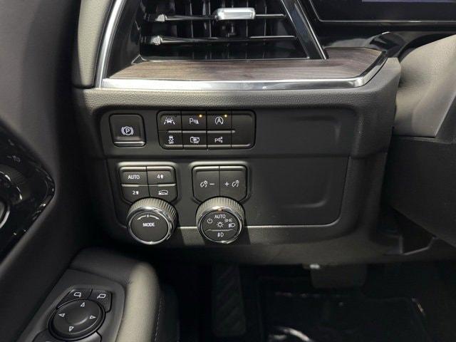 new 2025 Chevrolet Suburban car, priced at $76,605