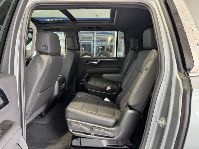 new 2025 Chevrolet Suburban car, priced at $76,605