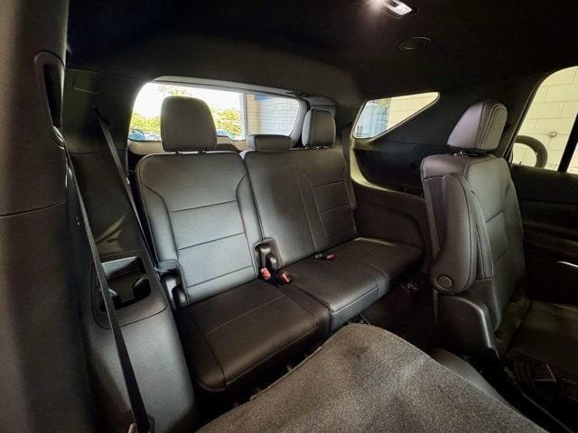 new 2025 Chevrolet Traverse car, priced at $43,545