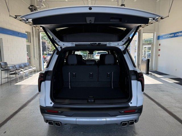 new 2025 Chevrolet Traverse car, priced at $43,545