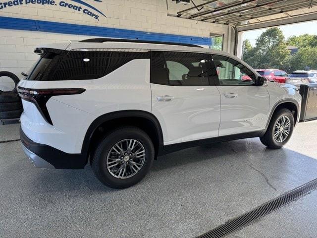 new 2025 Chevrolet Traverse car, priced at $43,545