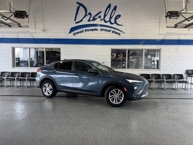 new 2025 Buick Envista car, priced at $26,000