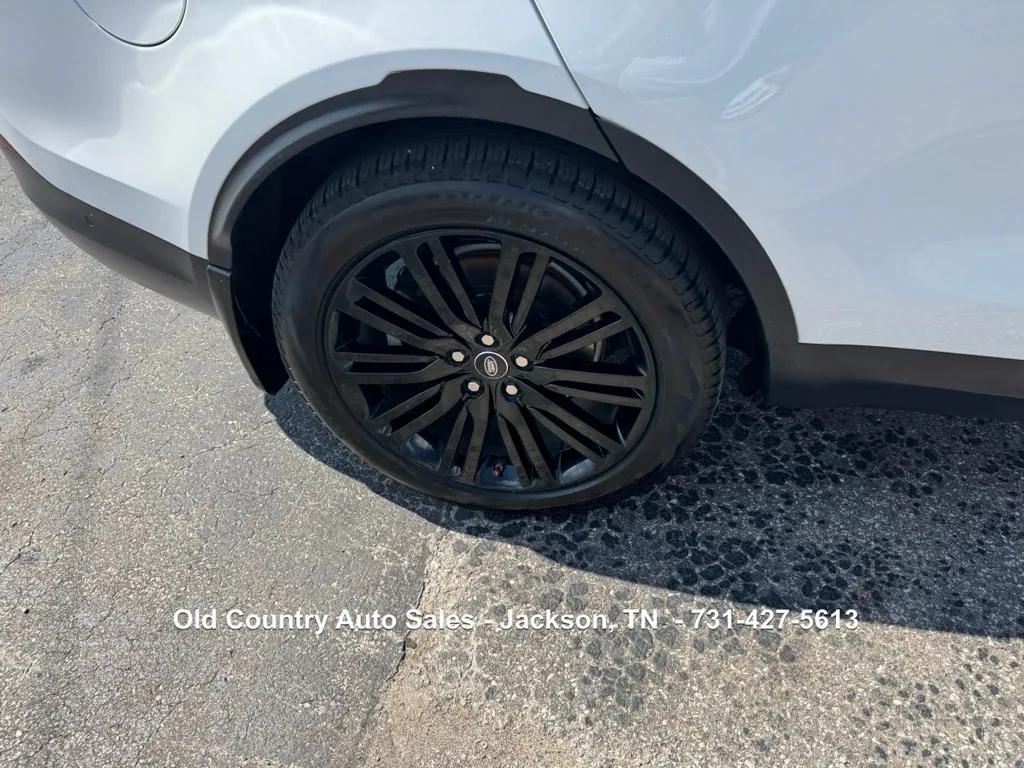 used 2019 Land Rover Discovery car, priced at $24,988