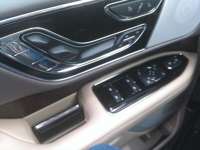 used 2024 Lincoln Navigator car, priced at $82,998