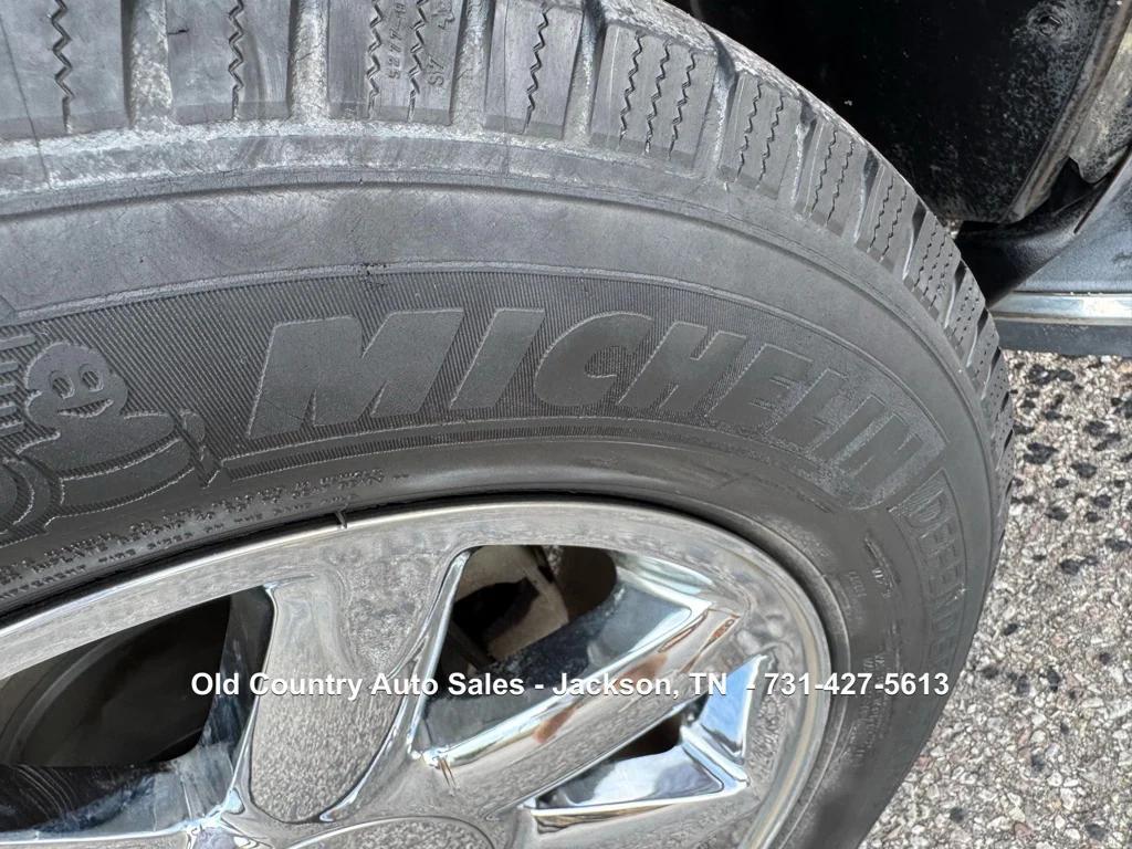 used 2013 GMC Yukon car, priced at $18,988