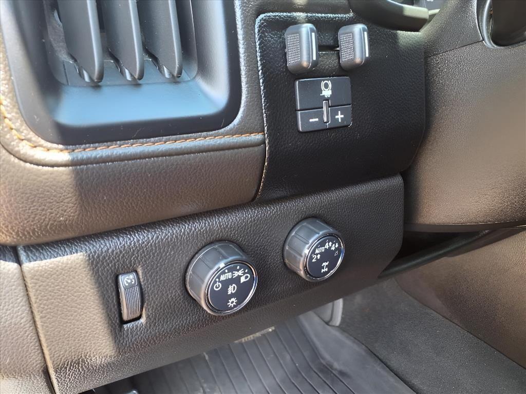 used 2022 GMC Canyon car, priced at $34,900