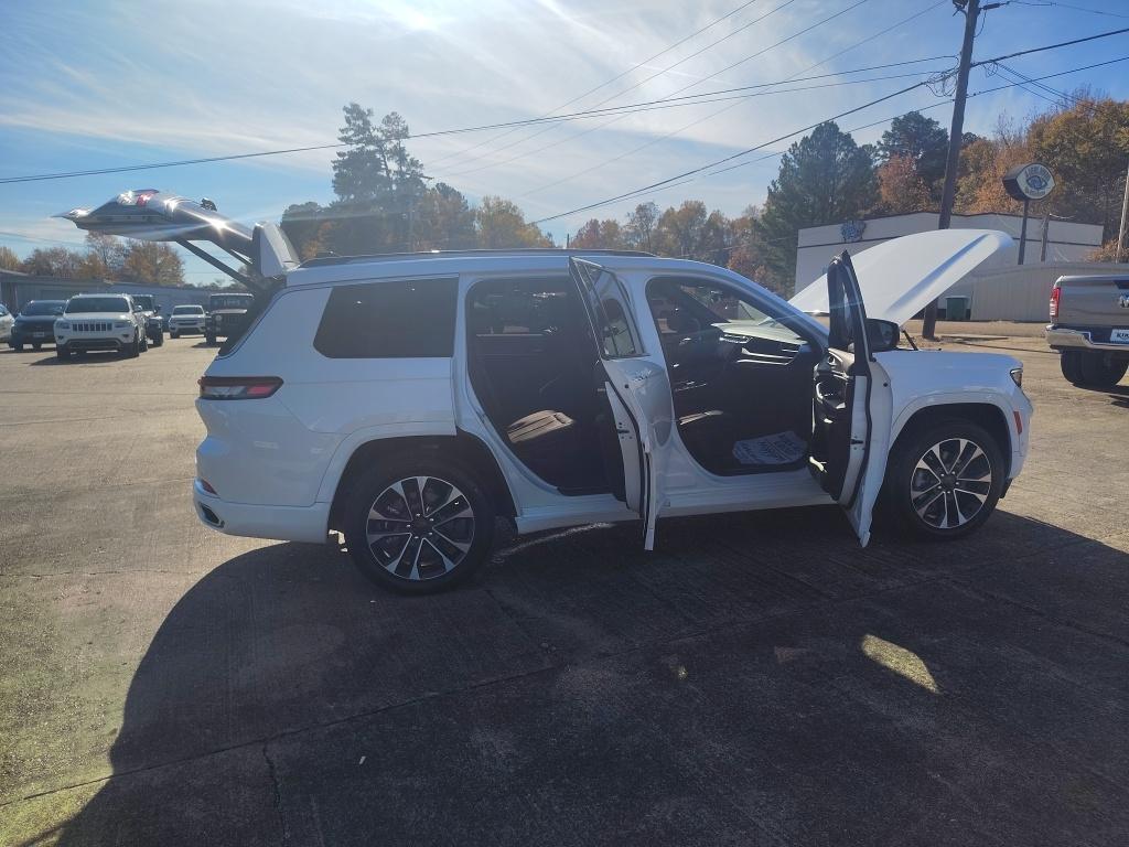 used 2023 Jeep Grand Cherokee L car, priced at $45,105