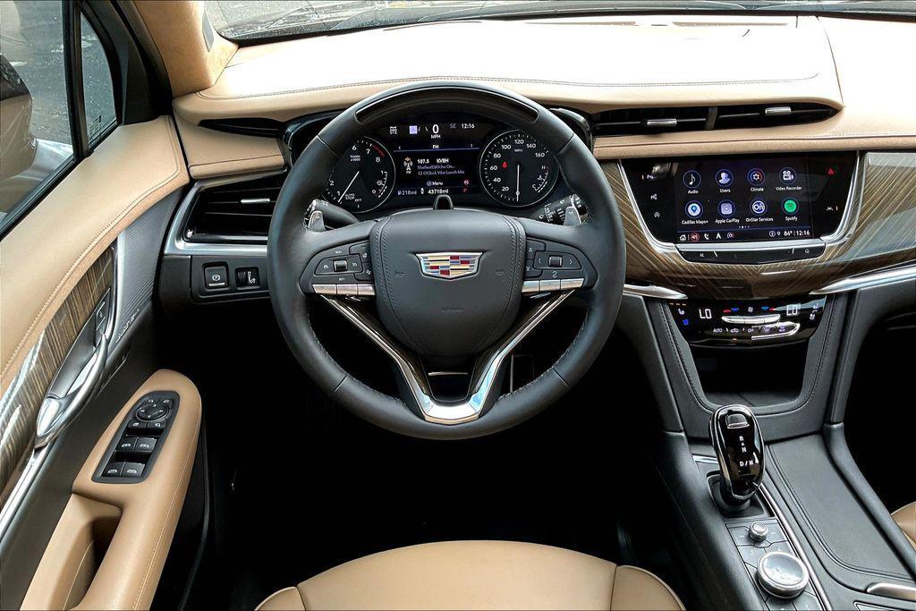 used 2022 Cadillac XT6 car, priced at $34,995