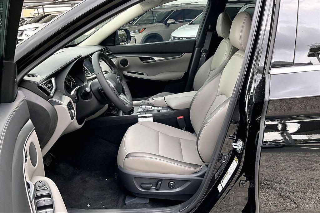 new 2025 INFINITI QX50 car, priced at $41,870