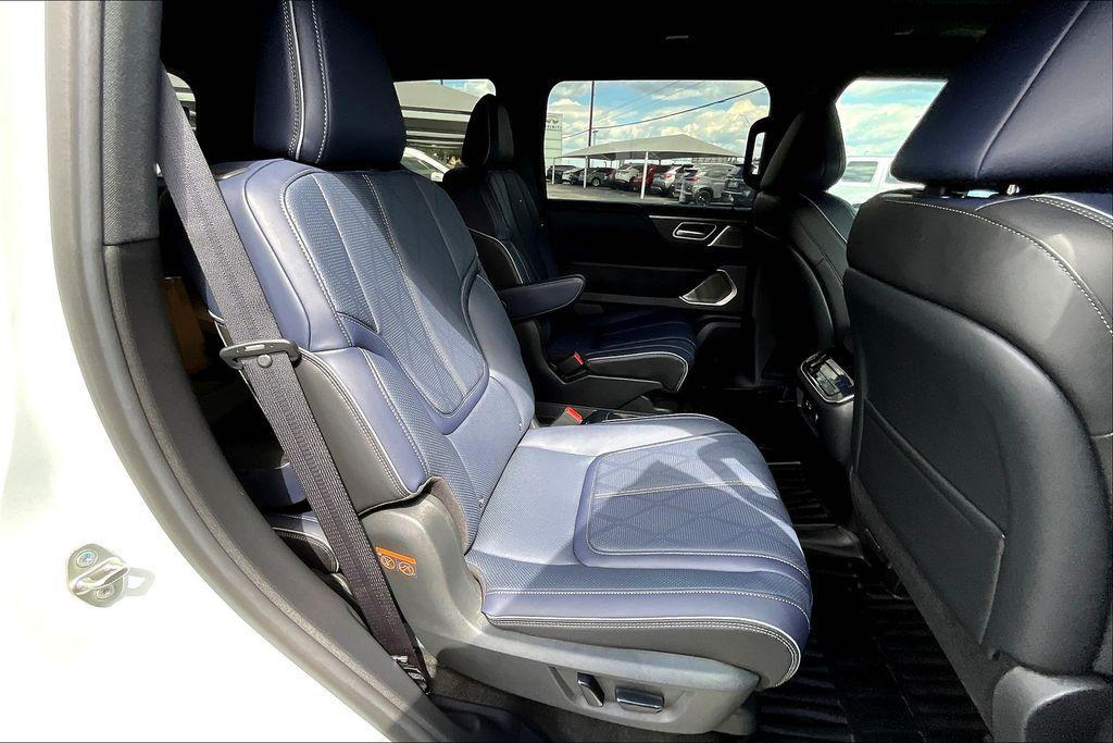 new 2026 INFINITI QX80 car, priced at $106,525