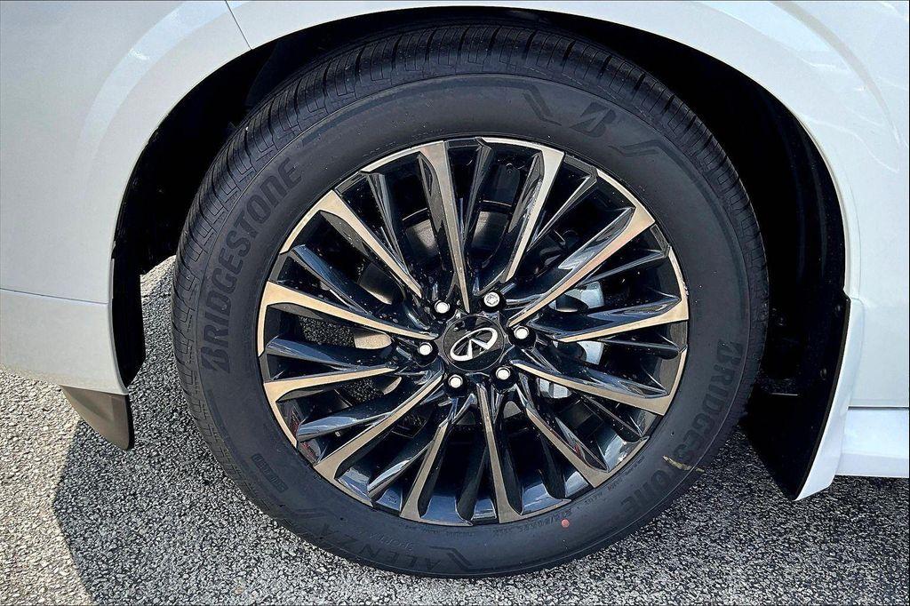 new 2026 INFINITI QX80 car, priced at $118,980