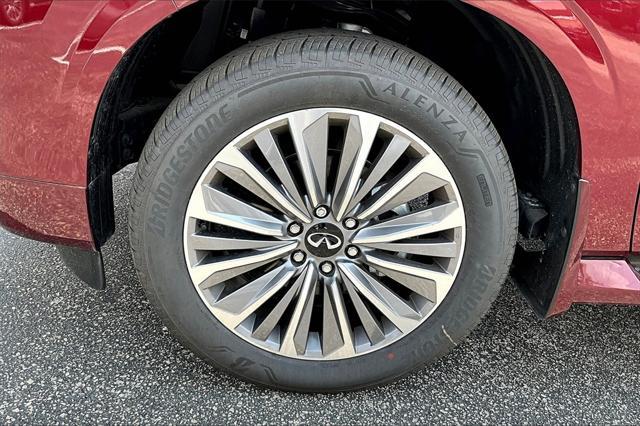 new 2025 INFINITI QX80 car, priced at $109,505