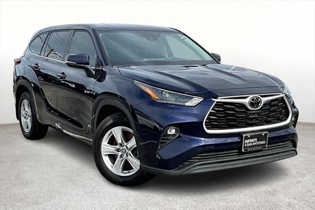 used 2022 Toyota Highlander car, priced at $26,500