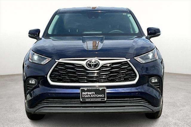 used 2022 Toyota Highlander car, priced at $26,500