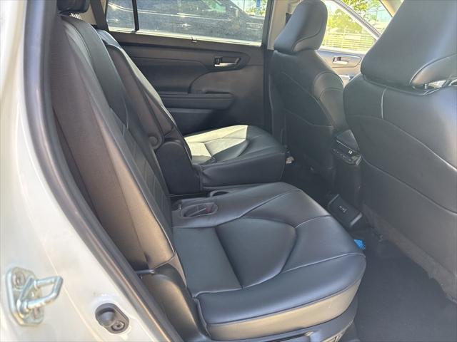 used 2023 Toyota Highlander car, priced at $40,700