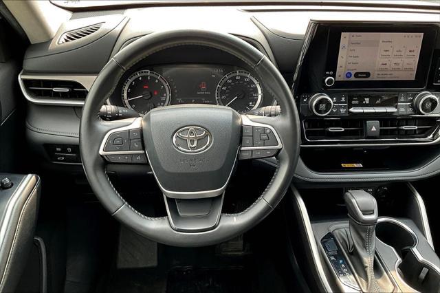 used 2023 Toyota Highlander car, priced at $34,980
