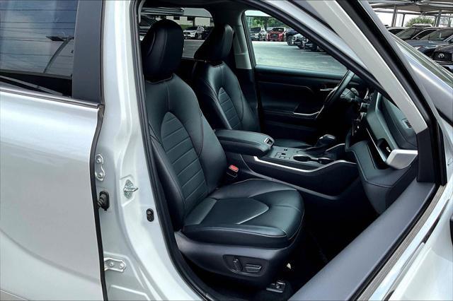used 2023 Toyota Highlander car, priced at $34,980