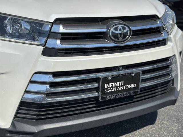 used 2019 Toyota Highlander car, priced at $28,687