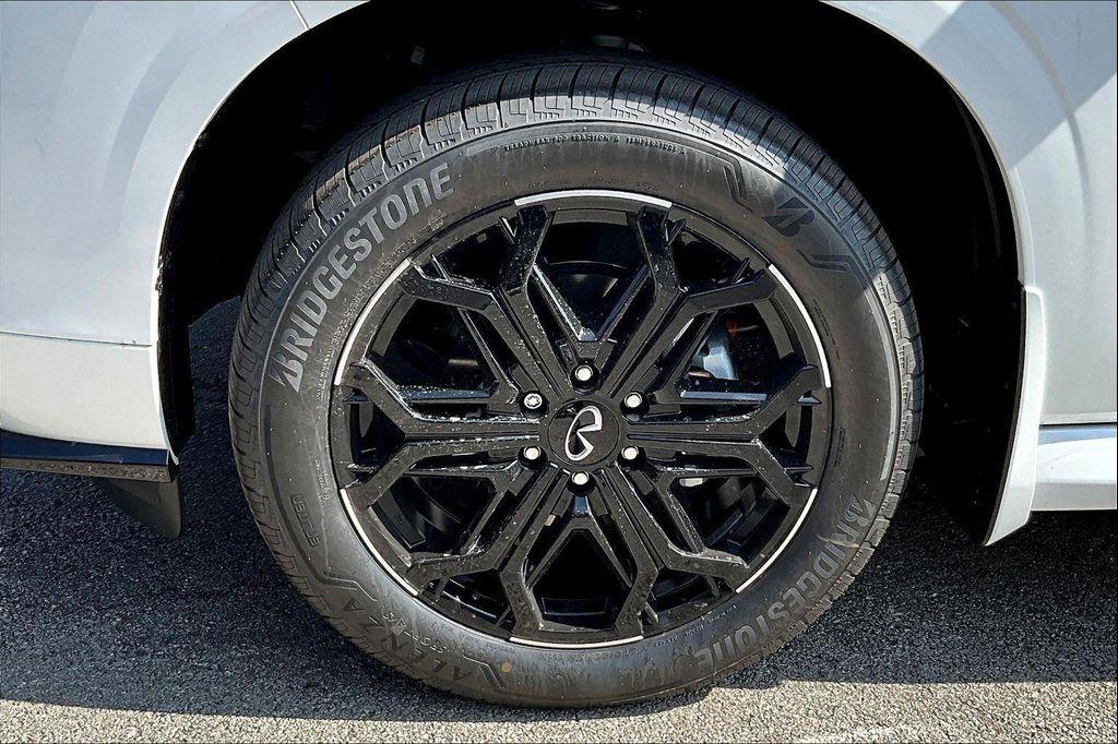 new 2026 INFINITI QX80 car, priced at $106,525