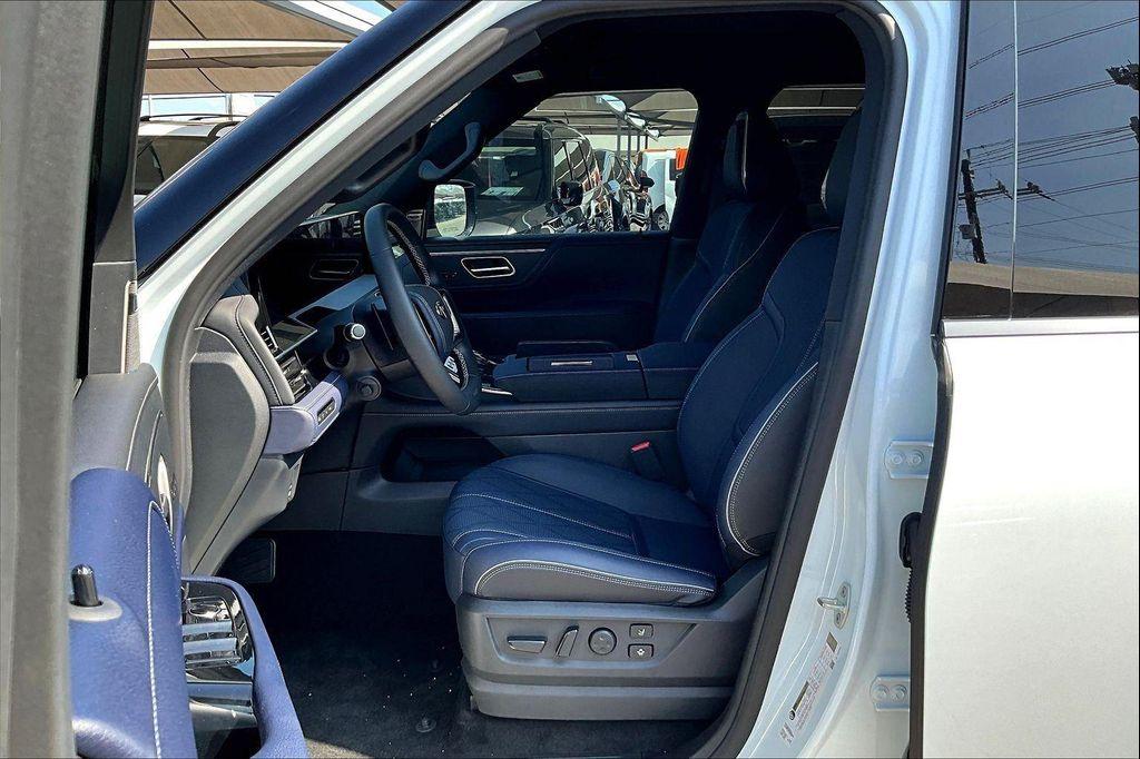 new 2026 INFINITI QX80 car, priced at $106,525