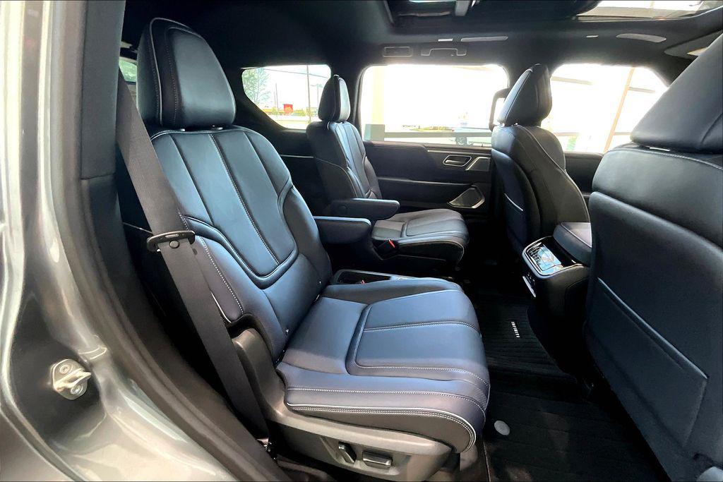 new 2026 INFINITI QX80 car, priced at $106,320