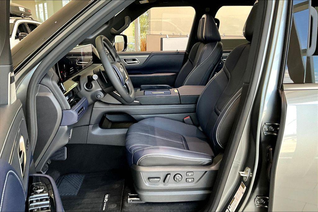 new 2026 INFINITI QX80 car, priced at $106,320