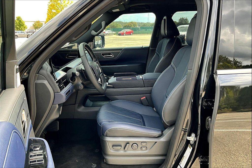 new 2026 INFINITI QX80 car, priced at $98,320