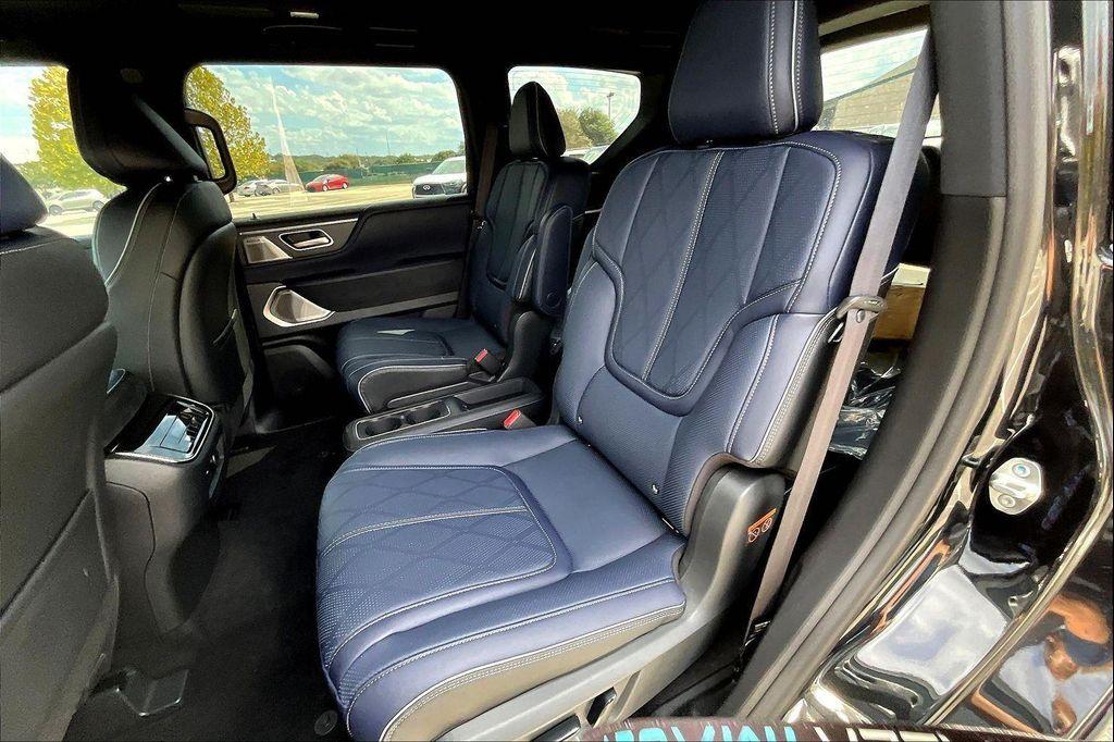 new 2026 INFINITI QX80 car, priced at $98,320