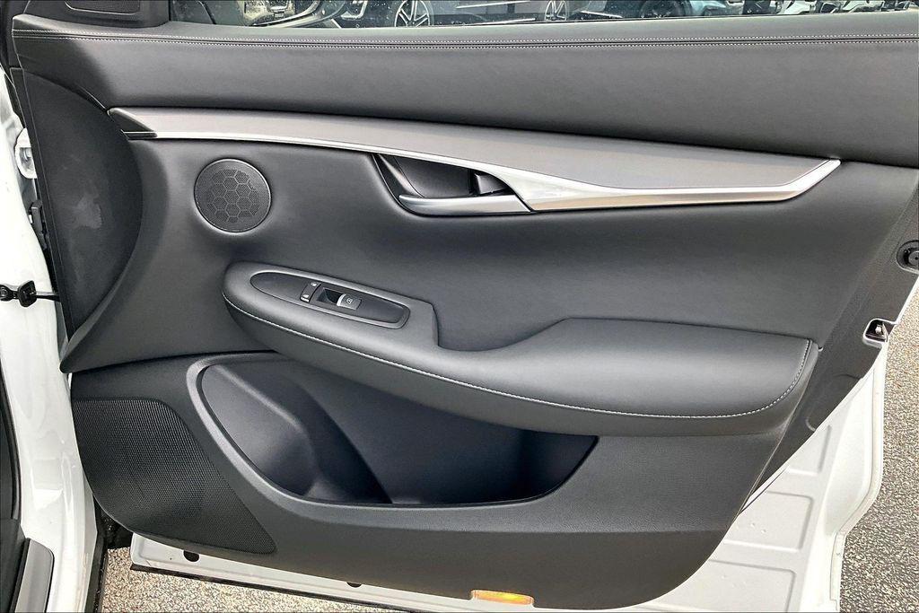 new 2025 INFINITI QX50 car, priced at $43,670