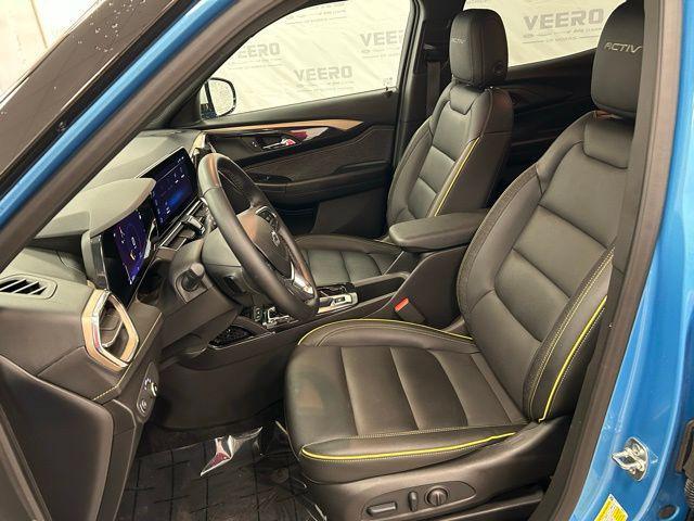 used 2025 Chevrolet TrailBlazer car, priced at $25,447