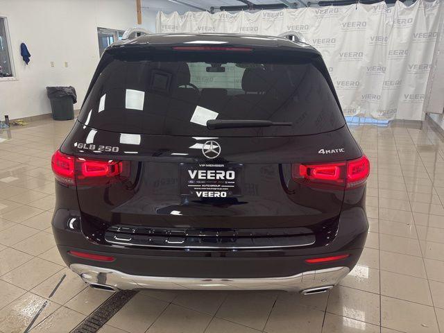 used 2020 Mercedes-Benz GLB 250 car, priced at $18,634