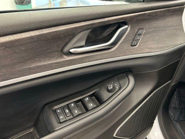 used 2022 Jeep Grand Cherokee car, priced at $32,740