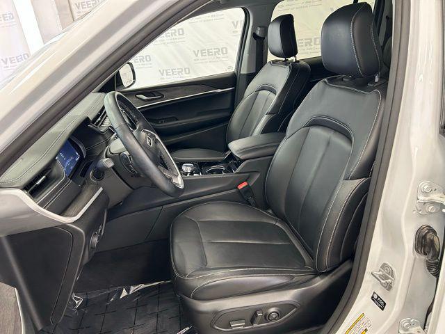 used 2022 Jeep Grand Cherokee car, priced at $32,740