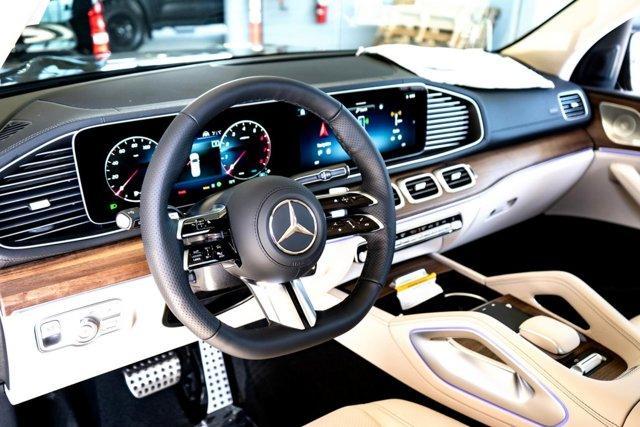 new 2025 Mercedes-Benz GLS 450 car, priced at $96,585