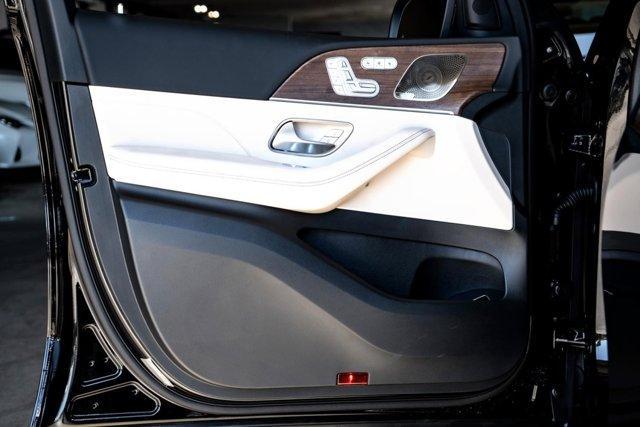 new 2025 Mercedes-Benz GLS 450 car, priced at $96,585