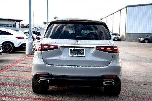 new 2025 Mercedes-Benz GLS 580 car, priced at $122,860