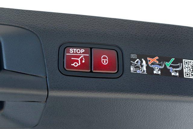 new 2026 Mercedes-Benz GLS 580 car, priced at $121,485