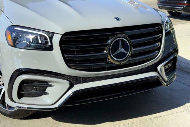 new 2026 Mercedes-Benz GLS 580 car, priced at $125,165