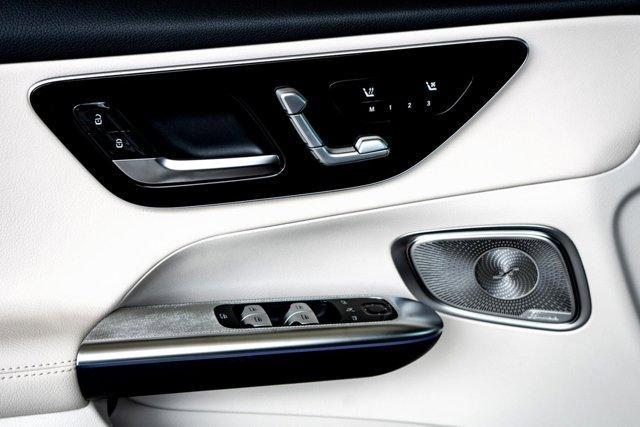 new 2025 Mercedes-Benz GLC 300 car, priced at $54,585