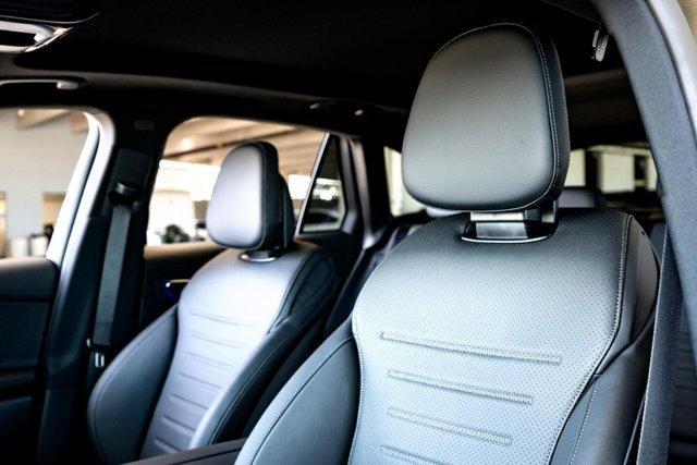 new 2025 Mercedes-Benz GLC 300 car, priced at $62,815