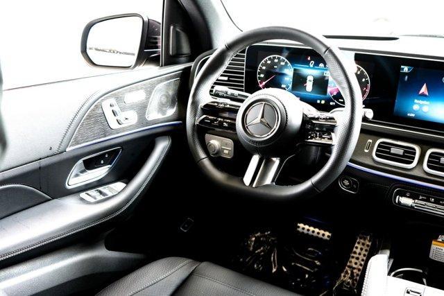 new 2025 Mercedes-Benz GLS 580 car, priced at $122,860